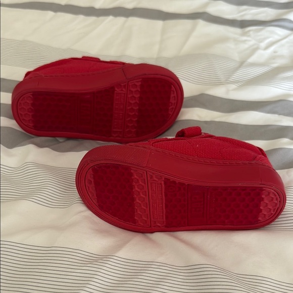 GAP Red Sneakers Kids size 6 - Picture 2 of 4